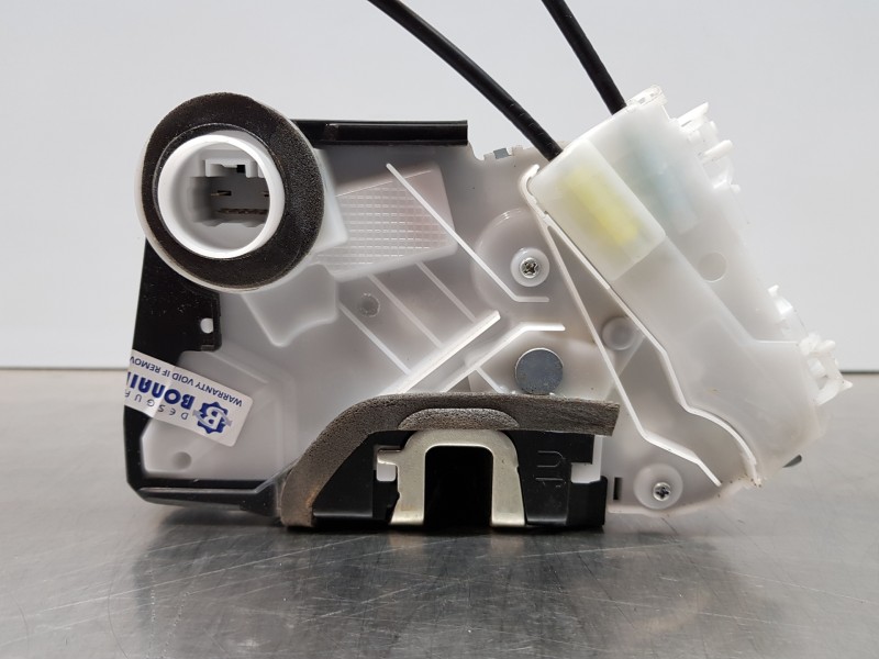 Recambio de cerradura puerta delantera izquierda para toyota yaris hybrid referencia OEM IAM 69040K0040  