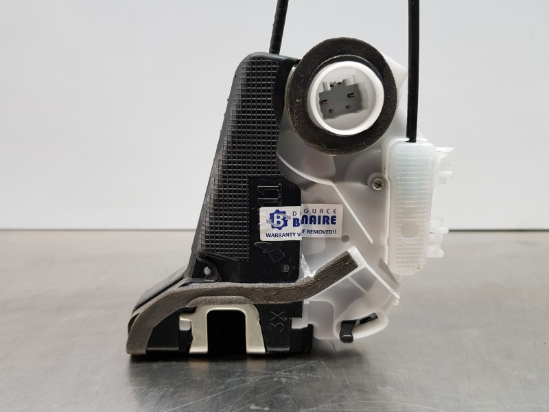 Recambio de cerradura puerta trasera izquierda para toyota yaris hybrid referencia OEM IAM 69060K0030  