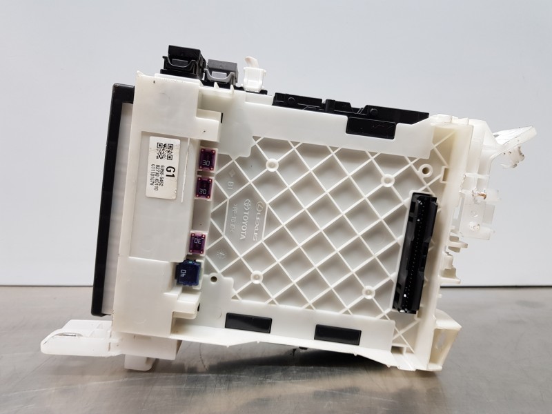 Recambio de caja reles / fusibles para toyota yaris hybrid referencia OEM IAM 82730K0110  