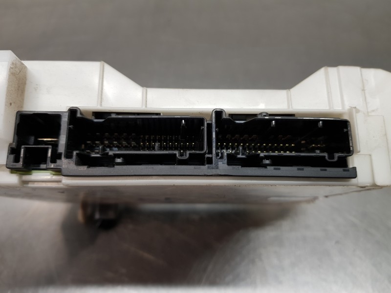 Recambio de caja reles / fusibles para toyota yaris hybrid referencia OEM IAM 82730K0110  