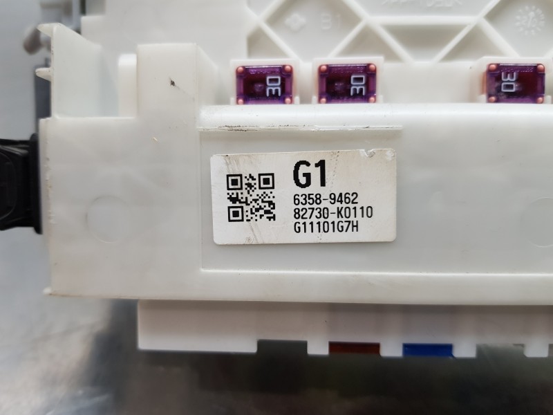 Recambio de caja reles / fusibles para toyota yaris hybrid referencia OEM IAM 82730K0110  