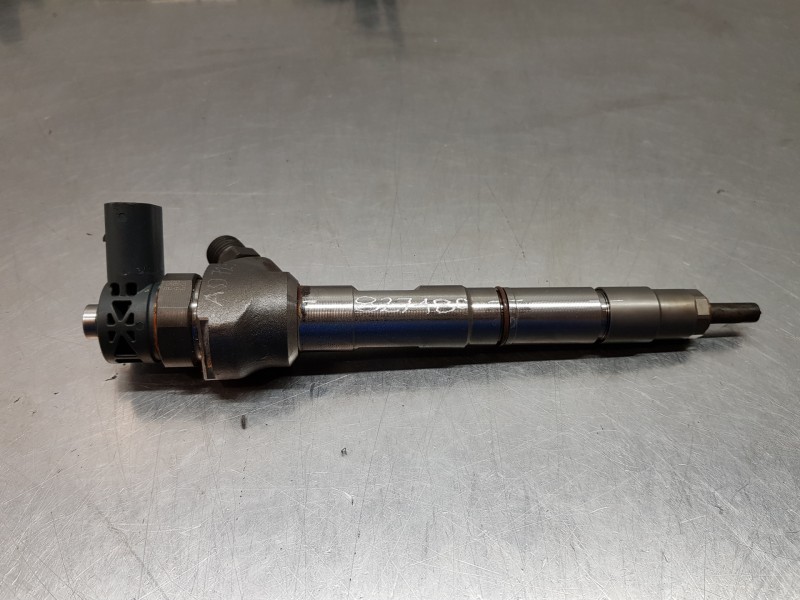 Recambio de inyector para seat leon st (5f8) style referencia OEM IAM 04L130277AC 0445110469 