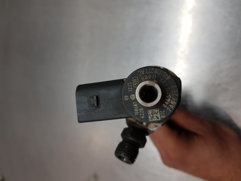 Recambio de inyector para seat leon st (5f8) style referencia OEM IAM 04L130277AC 0445110469  Recambio de inyector para seat leon st (5f8) style referencia OEM IAM 04L130277AC 0445110469