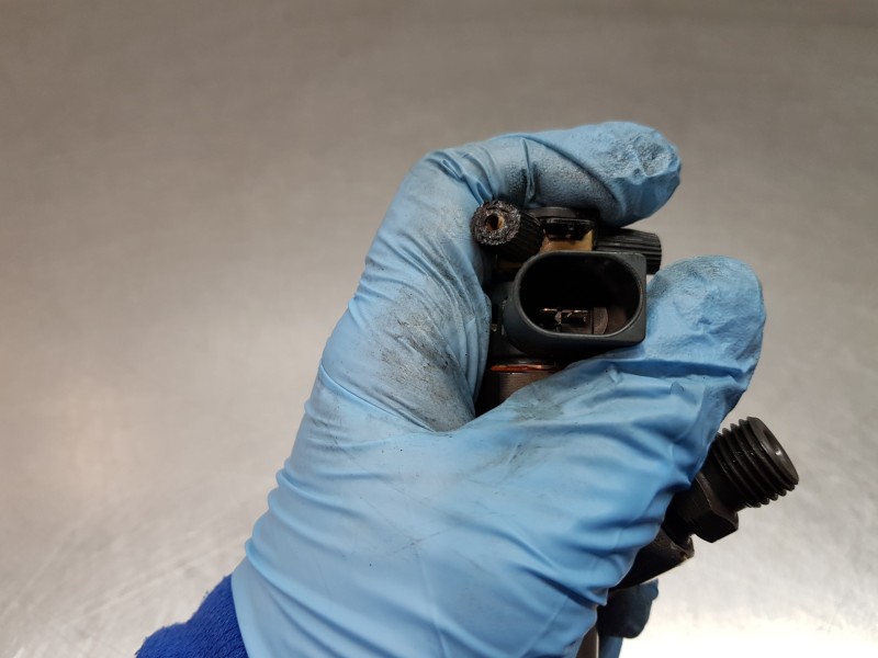 Recambio de inyector para seat leon st (5f8) style referencia OEM IAM 04L130277AC 0445110469  Recambio de inyector para seat leon st (5f8) style referencia OEM IAM 04L130277AC 0445110469