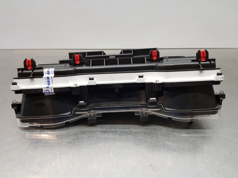 Recambio de cuadro instrumentos para toyota yaris hybrid referencia OEM IAM 83800K0221  