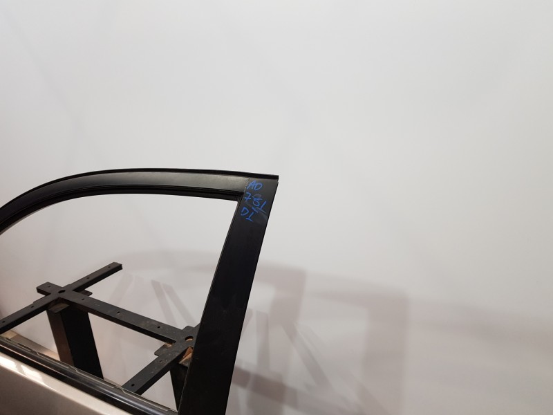 Recambio de puerta delantera izquierda para hyundai tucson tl referencia OEM IAM 76003D7000  