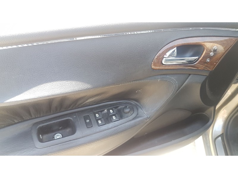 peugeot 607 (s1) del año 2000