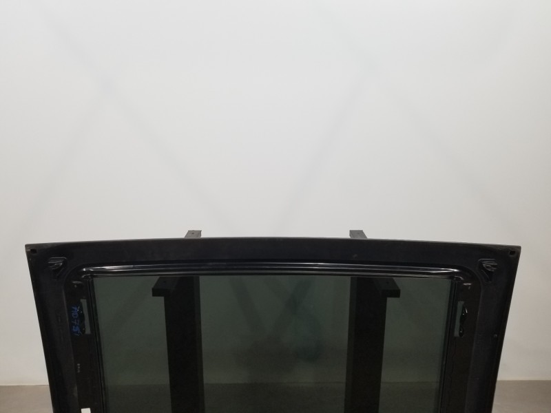 Recambio de techo para hyundai tucson tl referencia OEM IAM 81611D3000  