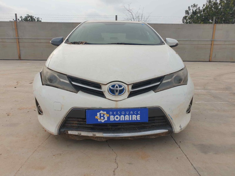 toyota auris del año 2014