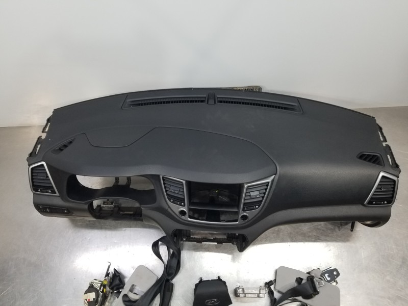 Recambio de kit airbag para hyundai tucson tl referencia OEM IAM 84710D7000TRY  