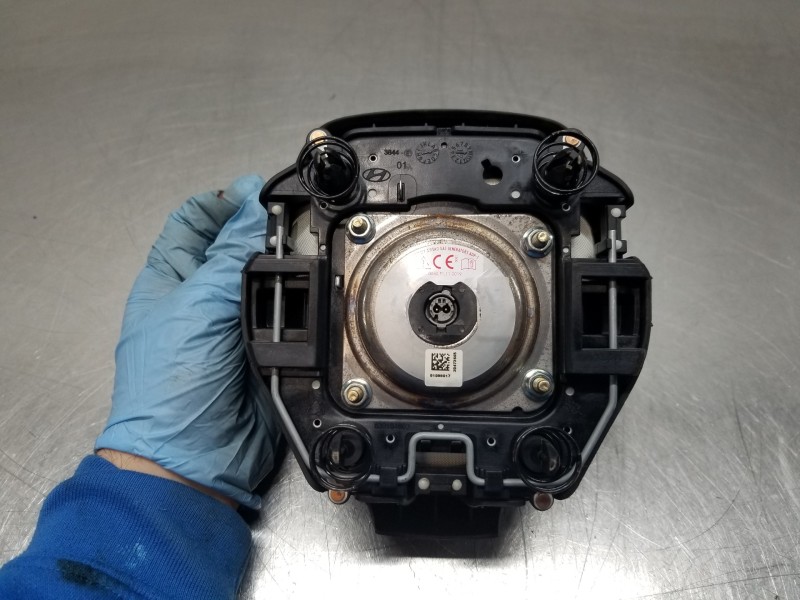 Recambio de kit airbag para hyundai tucson tl referencia OEM IAM 84710D7000TRY  