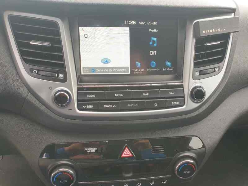 Recambio de pantalla multifuncion para hyundai tucson tl referencia OEM IAM 96560D71004X  