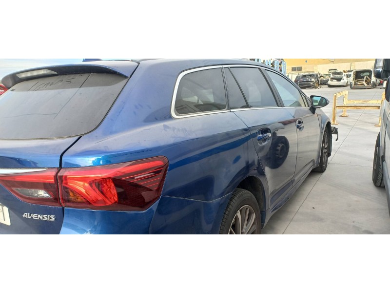 toyota avensis touring sports del año 2015