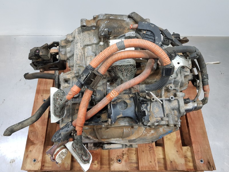 Recambio de caja cambios para toyota auris touring sports (e18) hybrid advance referencia OEM IAM 3090047084  