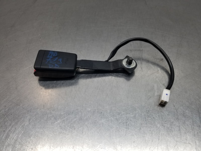 Recambio de enganche del cinturon delantero der para mazda 6 lim. (gh) sport referencia OEM IAM    Recambio de enganche del cinturon delantero der para mazda 6 lim. (gh) sport referencia OEM IAM