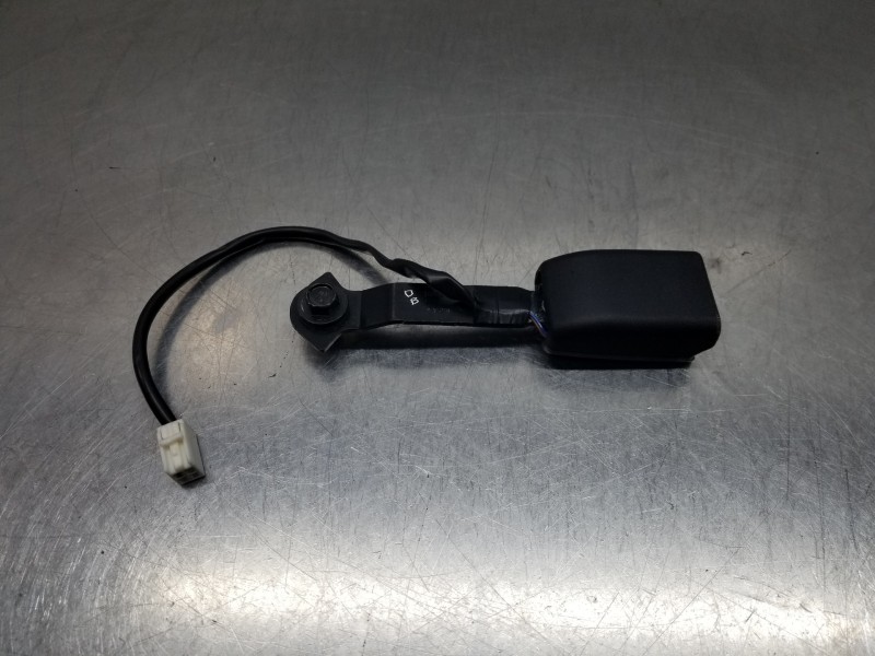 Recambio de enganche del cinturon delantero der para mazda 6 lim. (gh) sport referencia OEM IAM    Recambio de enganche del cinturon delantero der para mazda 6 lim. (gh) sport referencia OEM IAM