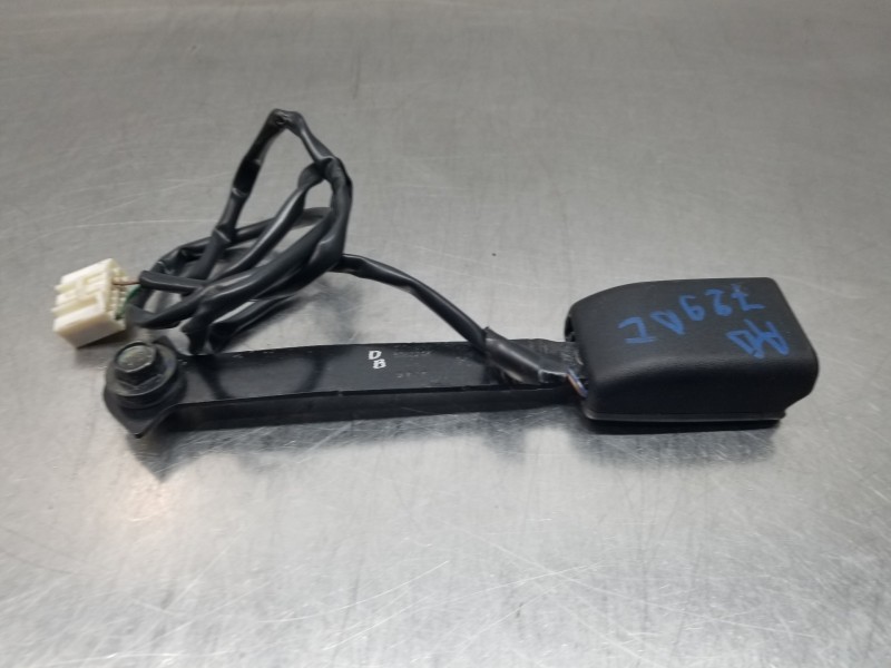 Recambio de enganche del cinturon delantero izq para mazda 6 lim. (gh) sport referencia OEM IAM GS1E57680A02  