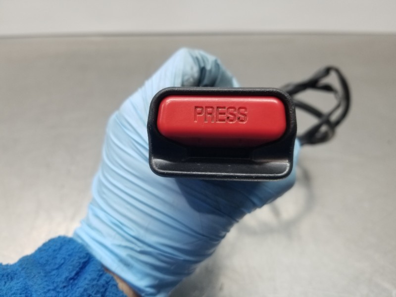 Recambio de enganche del cinturon delantero izq para mazda 6 lim. (gh) sport referencia OEM IAM GS1E57680A02  