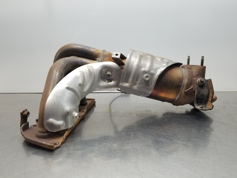 Recambio de catalizador para lexus nx essence referencia OEM IAM 2505136410 36410 