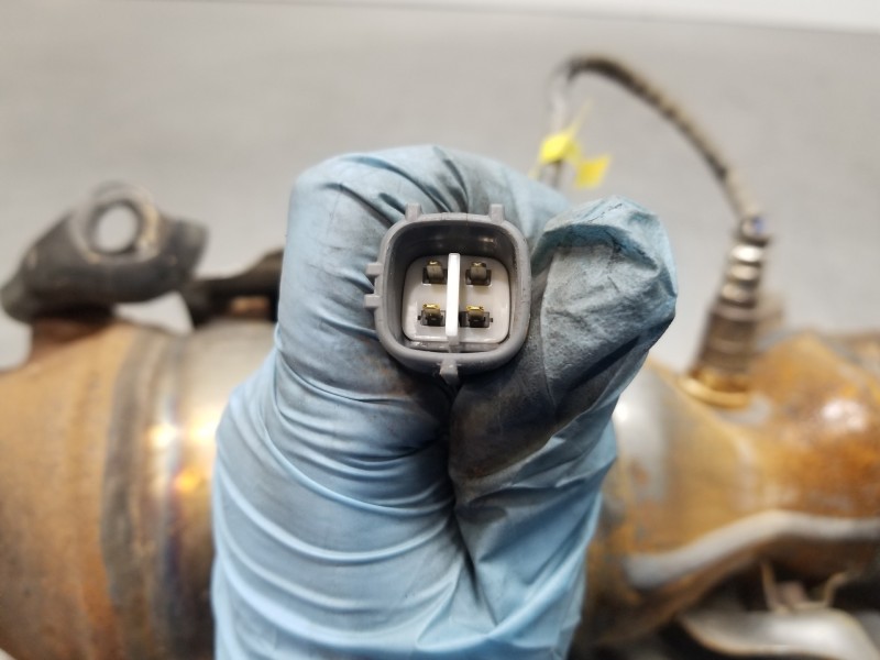 Recambio de catalizador para lexus nx essence referencia OEM IAM 2505136410 36410 