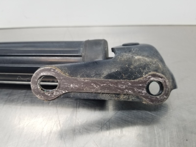 Recambio de amortiguadores maletero / porton para lexus nx essence referencia OEM IAM 6891079019 6891078022 