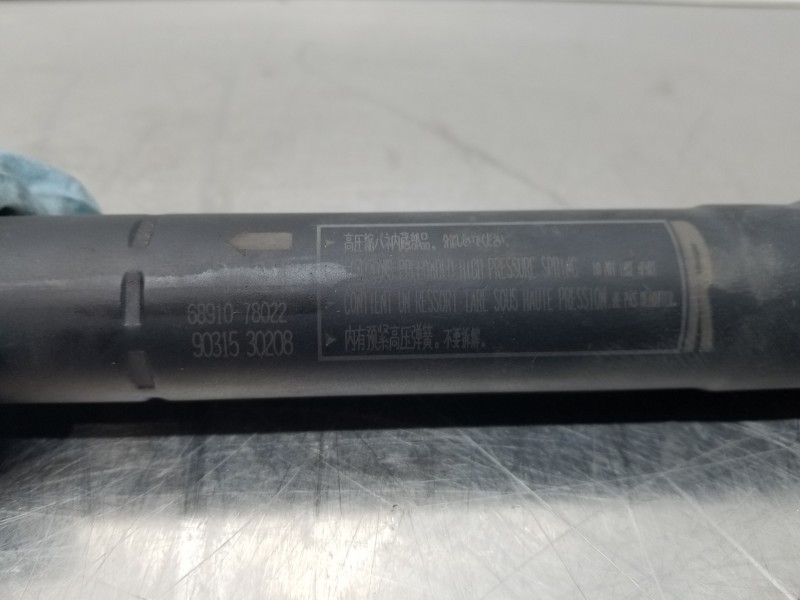 Recambio de amortiguadores maletero / porton para lexus nx essence referencia OEM IAM 6891079019 6891078022 