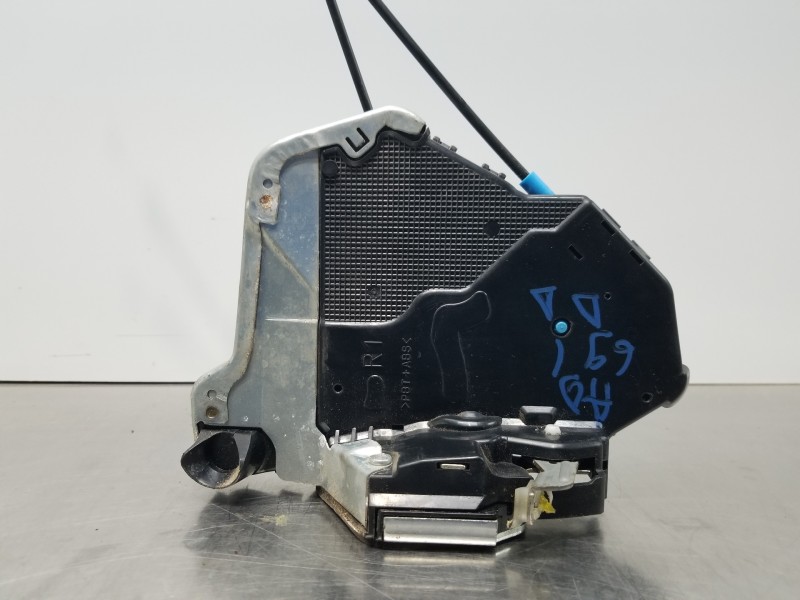 Recambio de cerradura puerta delantera derecha para lexus nx essence referencia OEM IAM 6903060250  