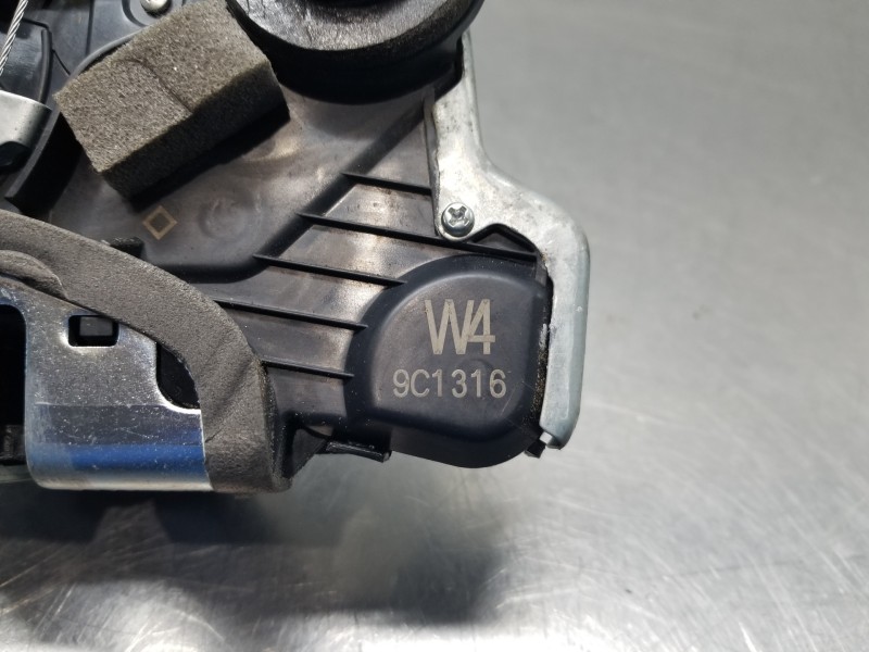 Recambio de cerradura puerta delantera derecha para lexus nx essence referencia OEM IAM 6903060250  