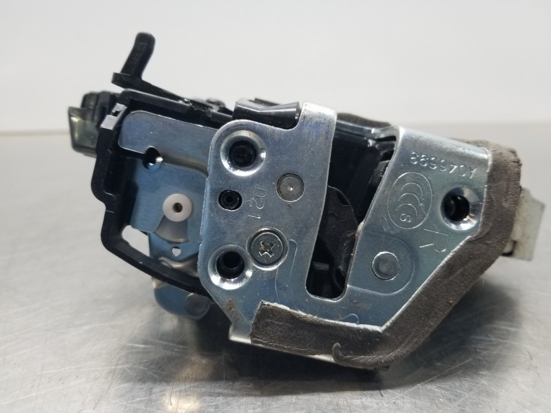 Recambio de cerradura puerta trasera derecha para lexus nx essence referencia OEM IAM 6905012410  