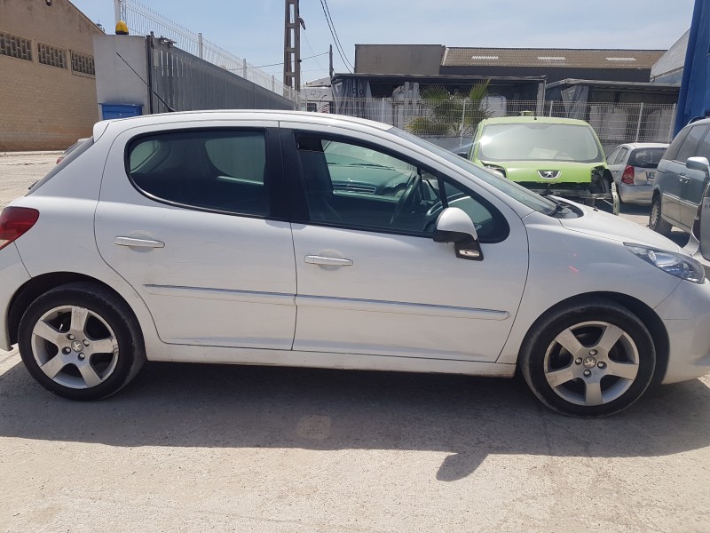 peugeot 207 del año 2011
