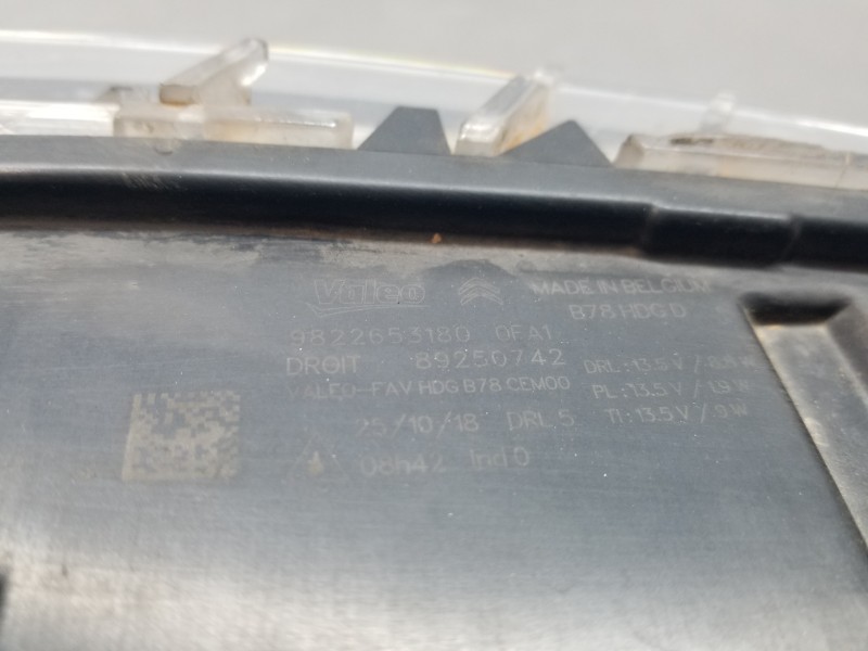 Recambio de piloto delantero derecho para citroen c4 grand picasso spacetourer referencia OEM IAM 9822653180  