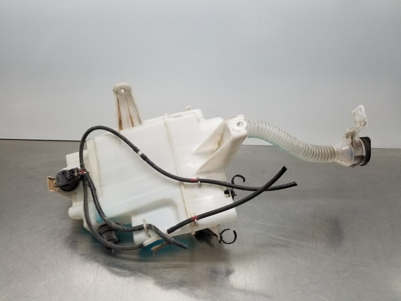 Recambio de deposito limpia para lexus nx essence referencia OEM IAM 8531578030 060851511 