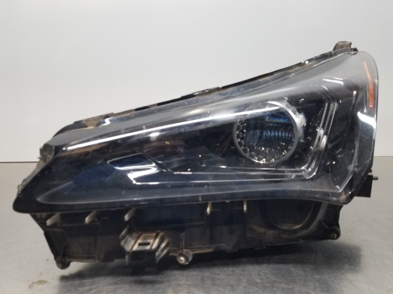Recambio de faro izquierdo para lexus nx essence referencia OEM IAM 8118578180 8990878160 