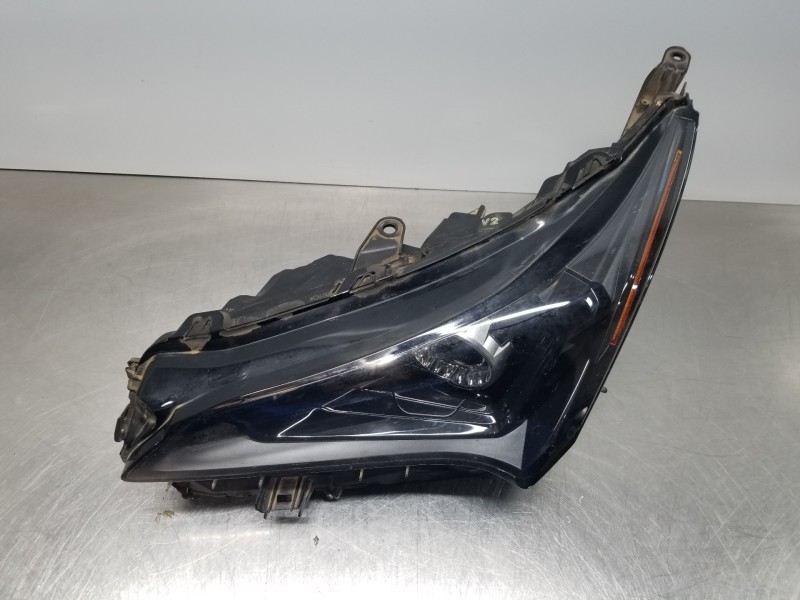 Recambio de faro izquierdo para lexus nx essence referencia OEM IAM 8118578180 8990878160 