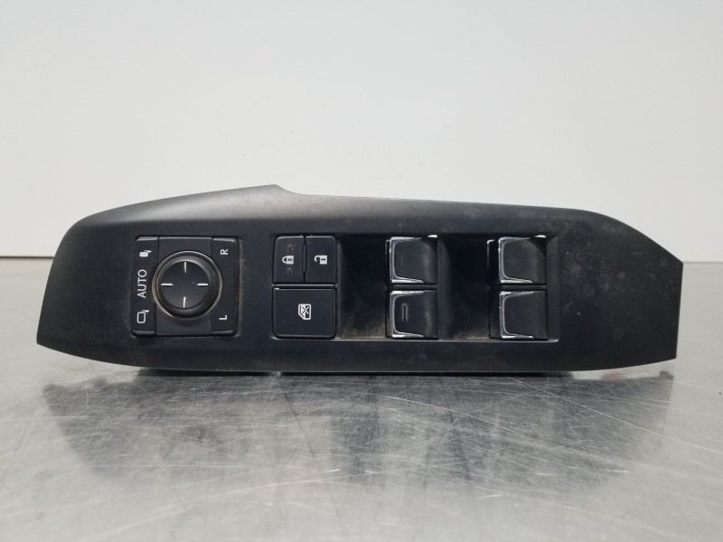 Recambio de mando elevalunas delantero izquierdo para lexus nx essence referencia OEM IAM 8404078030  