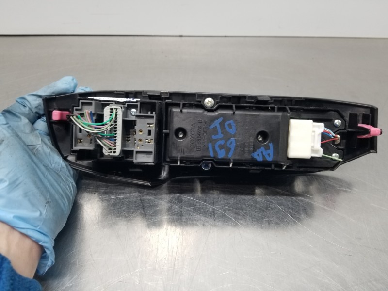 Recambio de mando elevalunas delantero izquierdo para lexus nx essence referencia OEM IAM 8404078030  