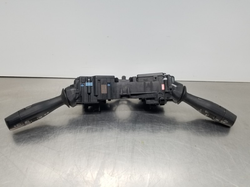 Recambio de mando multifuncion para lexus nx essence referencia OEM IAM 8414078010 8465278020 