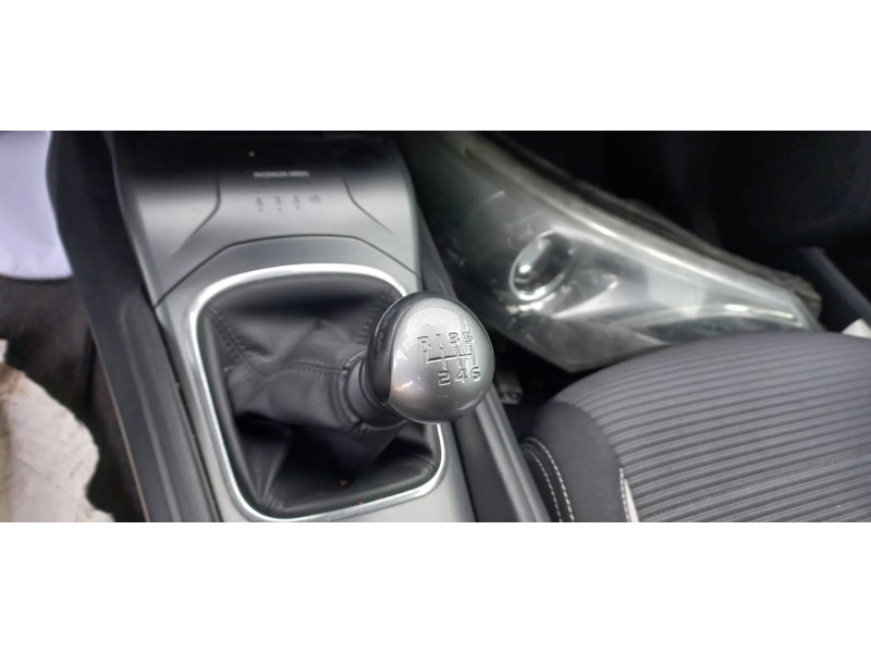 toyota avensis touring sports del año 2015