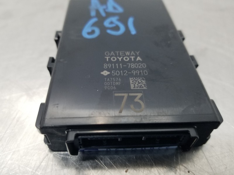 Recambio de modulo electronico para lexus nx essence referencia OEM IAM 8911178020  