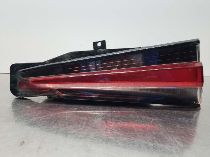 Recambio de piloto trasero derecho interior para lexus nx essence referencia OEM IAM 8158078040  