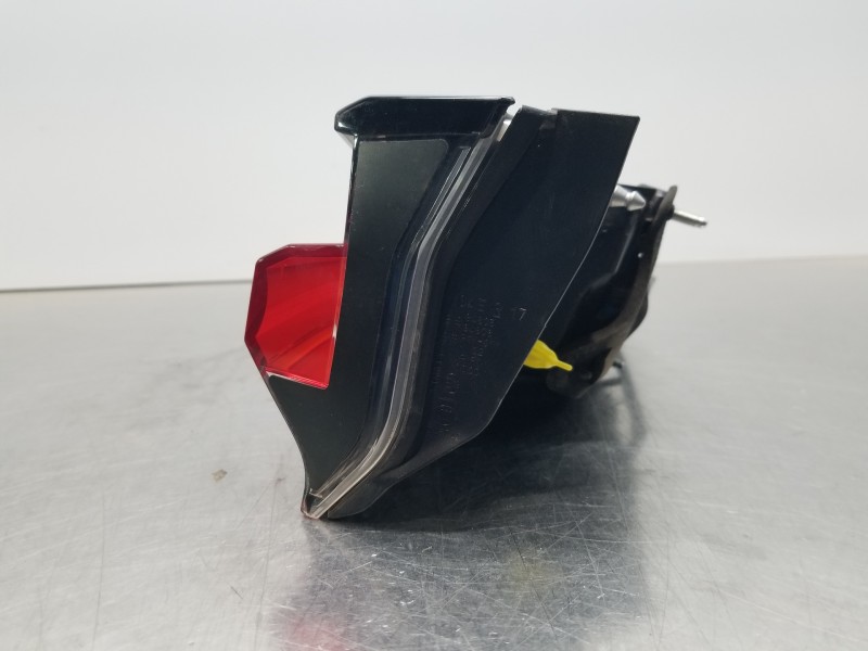 Recambio de piloto trasero derecho interior para lexus nx essence referencia OEM IAM 8158078040  