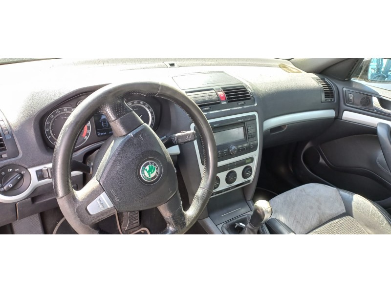 skoda octavia berlina (1z3) del año 2007