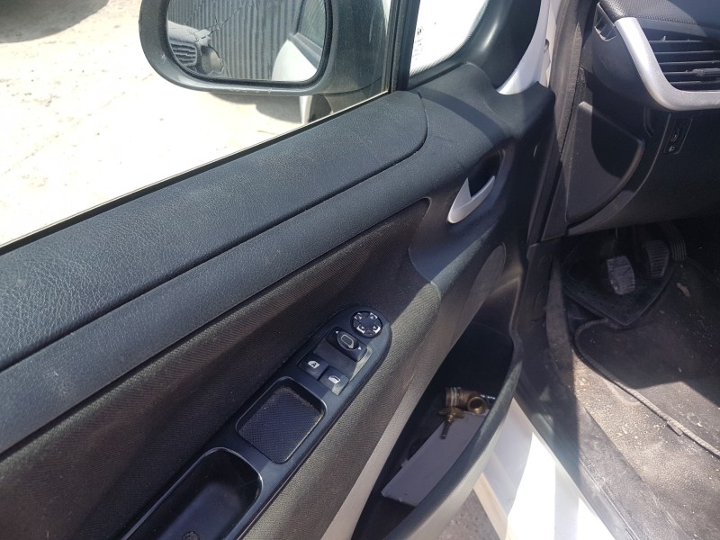 peugeot 207 del año 2011