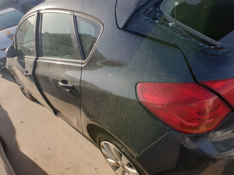 opel astra j lim. del año 2012