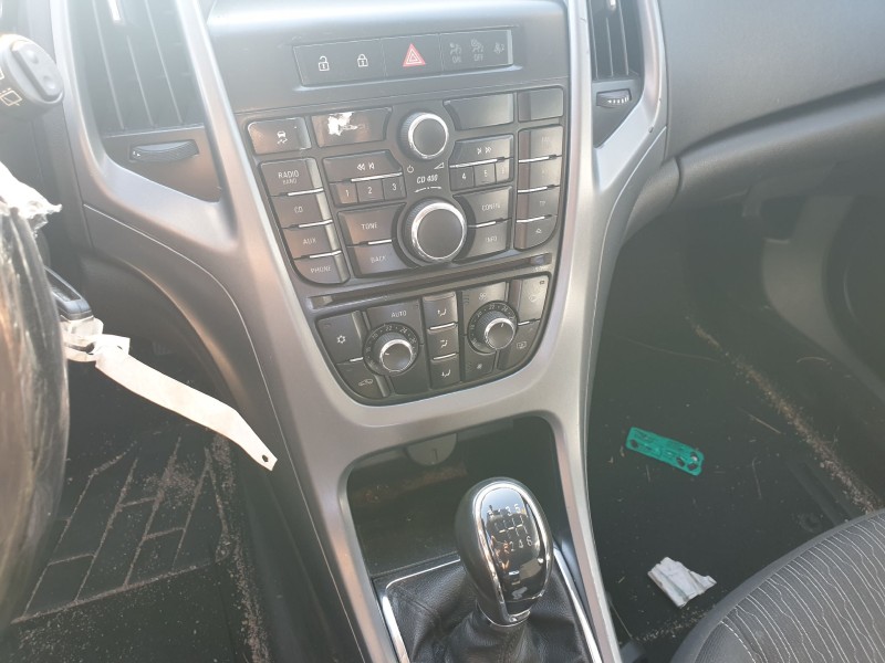 opel astra j lim. del año 2012