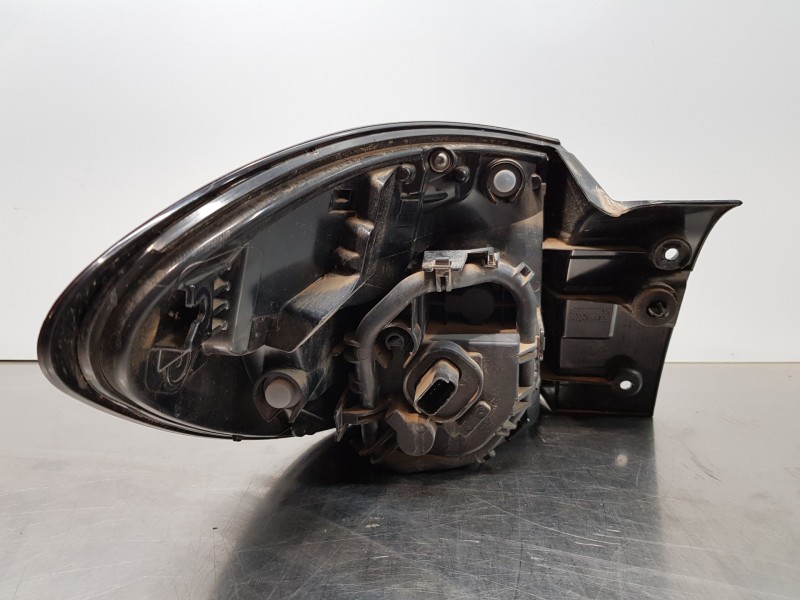 Recambio de piloto trasero derecho para renault captur techno referencia OEM IAM 265506738R  