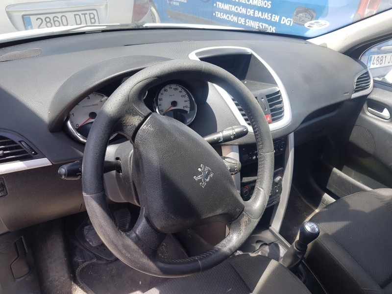 peugeot 207 del año 2011