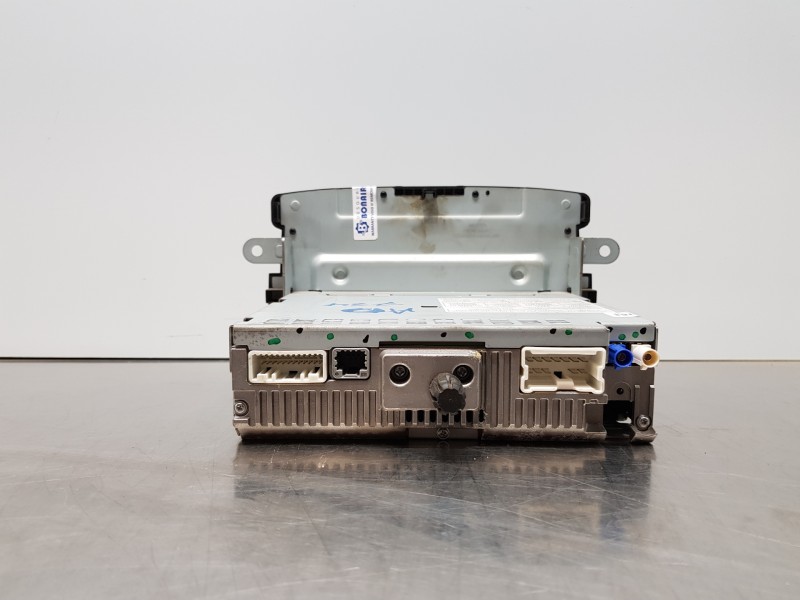 Recambio de sistema audio / radio cd para renault captur techno referencia OEM IAM 281155777R  