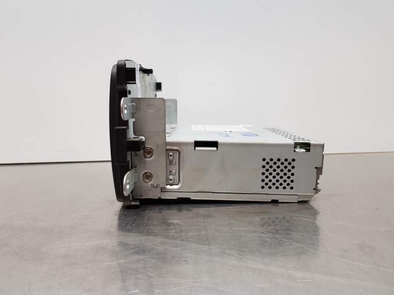 Recambio de sistema audio / radio cd para renault captur techno referencia OEM IAM 281155777R  