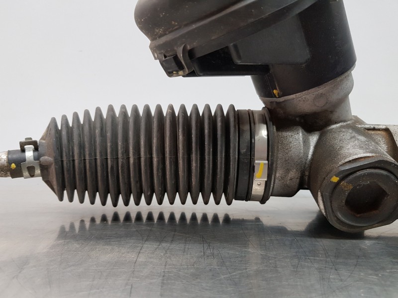 Recambio de cremallera direccion para renault captur techno referencia OEM IAM 490014904R  